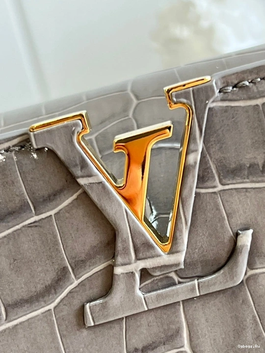 CAPUCINES LOUIS BB VUITTON 0425